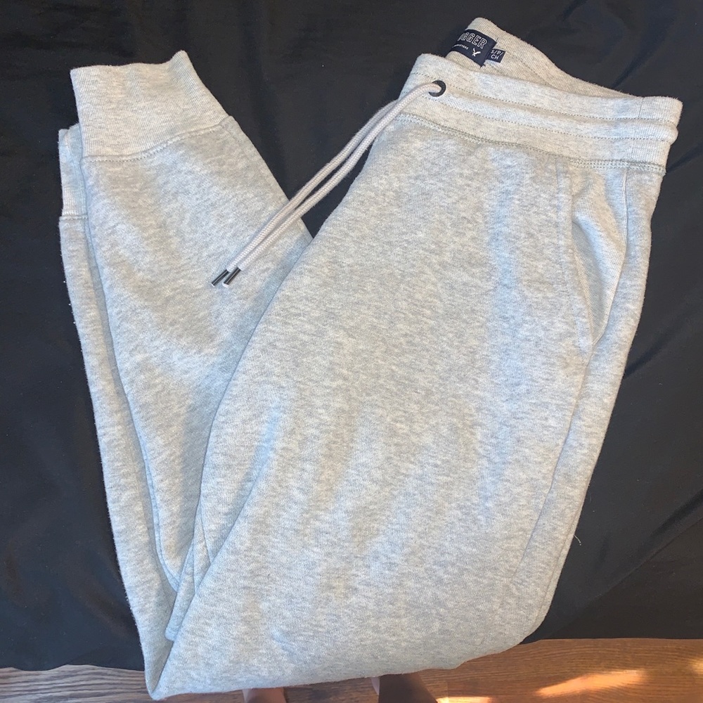 American Eagle Joggers grey
